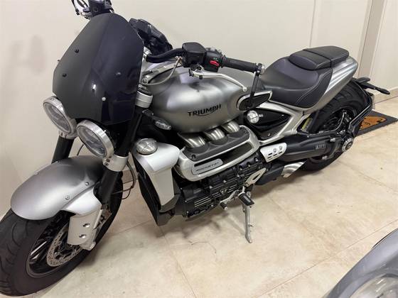 TRIUMPH ROCKET III R TRIUMPH ROCKET III R